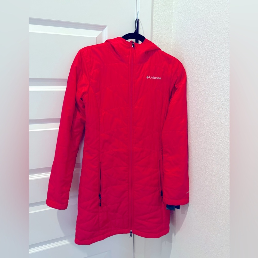 Ladies Columbia jacket. Size XS bright pink